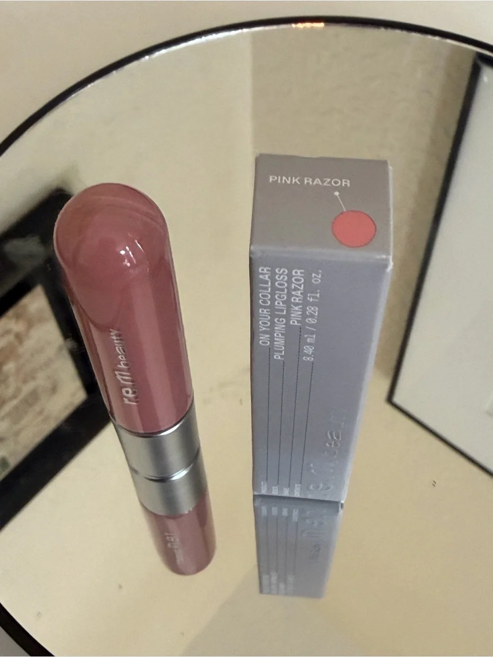 R.E.M. Beauty On Your Collar Plumping Lip Gloss Pink Razor